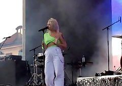 best of Supercut tove flashing stage boob