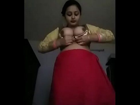 Indian boobs saree pics strip