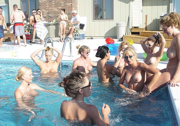 Magnet reccomend naked pool party
