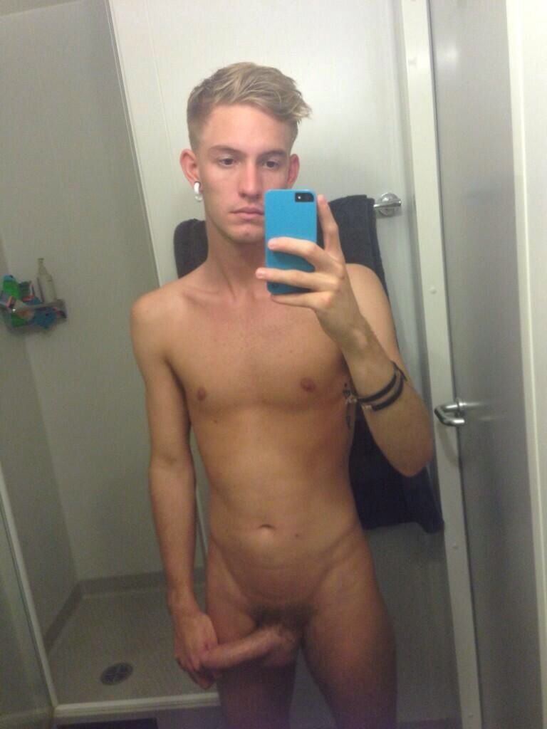 Hot ameture nude body of a boy