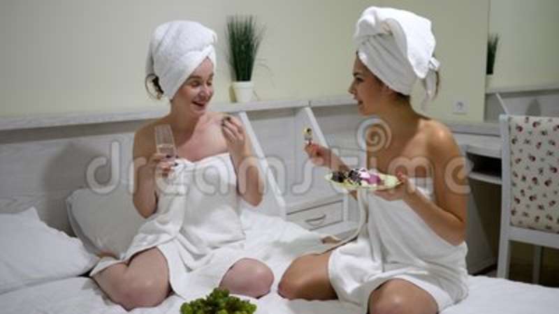 Girlfriends In The Shower