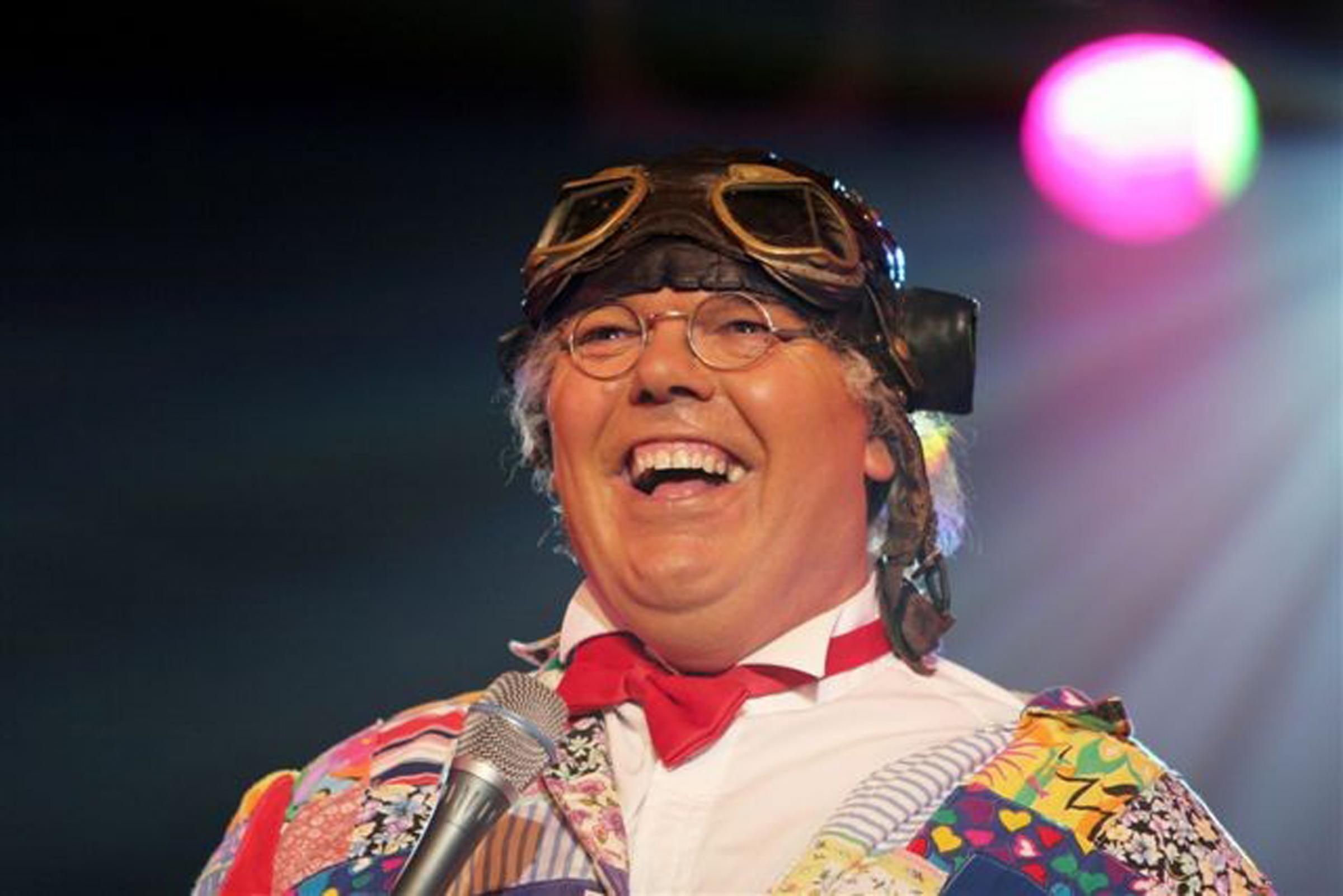 Squeak reccomend Roy chubby brown on tour