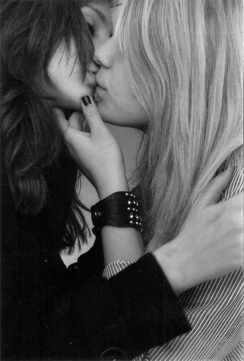 best of Kisses Sweet lesbian
