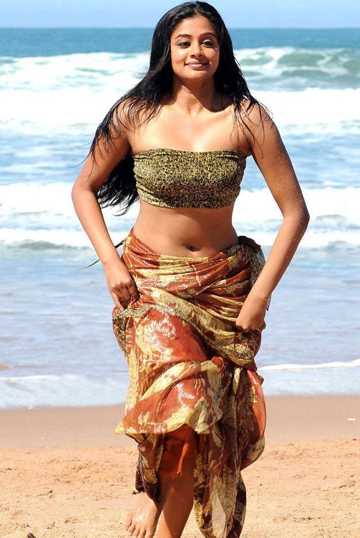 Priyamani hot actress nude